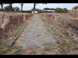 05285 ostia - regio iii - insula xii - insula xiii - casette tipo (iii,xii,1-2 - iii,xiii,1-2) - via della casette tipo - bli ri norden - 09-2023.jpg